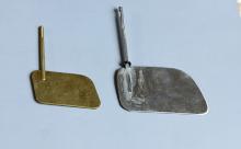 Původní a nové kormidlo