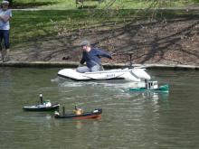 Peter Machata na svážecím člunu