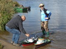 MB/Romant a Dejv u přívozu v Zárybech