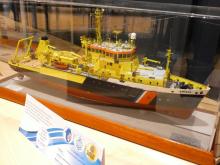 Dosluhující šéf mezinárodní sekce C Martin van Gelderen přivezl hned několik modelů. Zde je jeho výzkumná loď Zirfaea (C2).