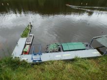 Dejvův přístav a v něm kotvící tlačné remorkéry Adam Oty Křena a TR-568 Jardy Jungmana