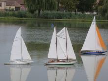 Plachetnice NSS-A Junior: Juana Andrzeje Konického, Atlantis Tomáše Heinla a Endeavour Marka Lukáška