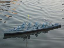 Vánoční řetěz osvětlil Dejvův nedokončený model.