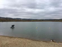 Michal Hřebeček přivezl jak bójky, tak svážecí člun.