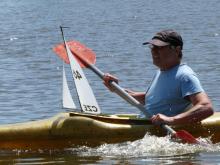 Miloš Saturka svážel pomocí kajaku. Děkujeme.