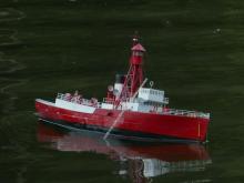 Majáková loď krátce po zásahu