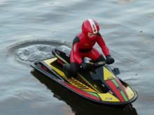 ... a vodní skútr. 