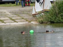 Jakešovi právě našli utopený dron.