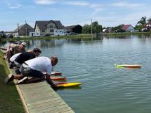 Než se modely rozjedou, je klidná hladina.