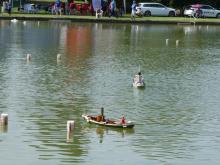 Mezi první a druhou tratí nebylo mnoho volného místa.