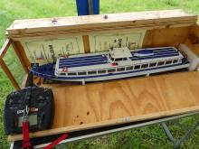 Svennyho přepravní bedna vozí i diplomy z minulých akcí.