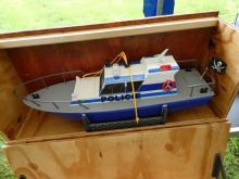 Povšimněte si elegantního pojištění nástavby během přepravy.