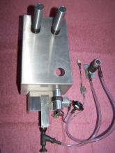 Plášť kotle s hořákem a jiskrovým zapalovačem